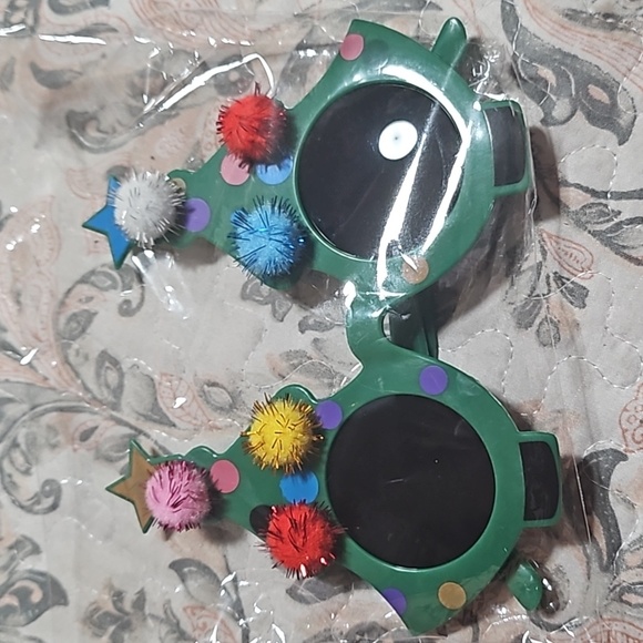 Christmas Tree Glasses - Picture 5 of 5